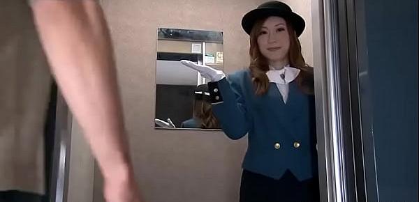  Aimi Ichijo is having bondage session on a working day